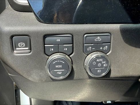 Used 2024 Chevrolet Silverado 2500 LT image 21