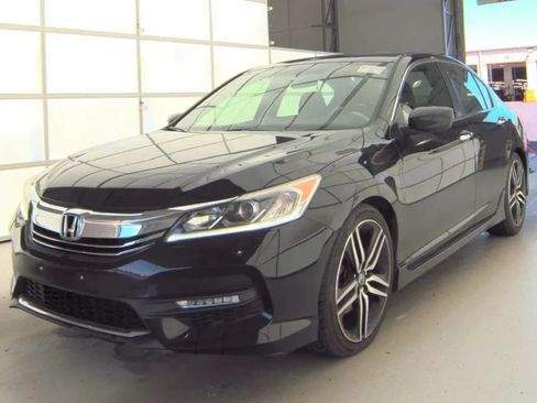Used 2017 Honda Accord Sport image 4