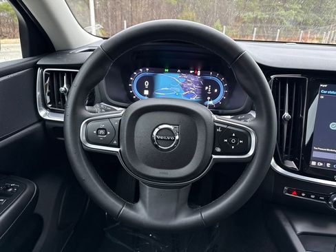 Used 2025 Volvo S60 B5 Core image 18