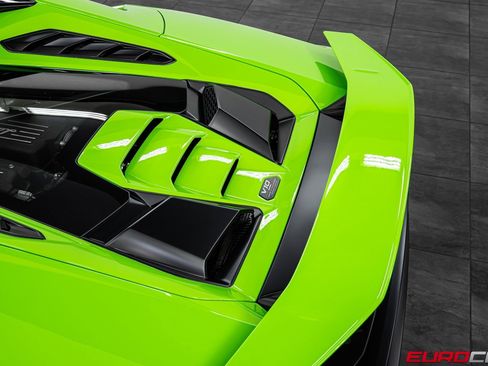 Used 2024 Lamborghini Huracan Tecnica image 20