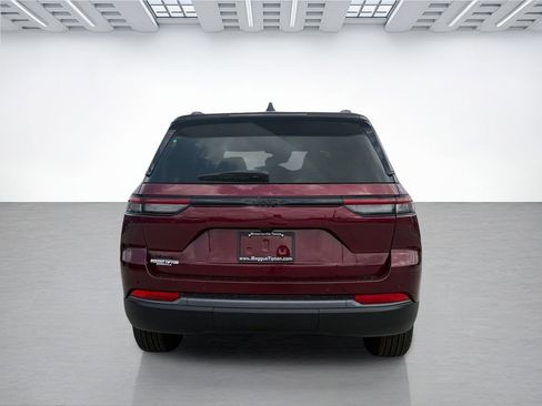 New 2026 Jeep Grand Cherokee Altitude AWD/4WD image 4
