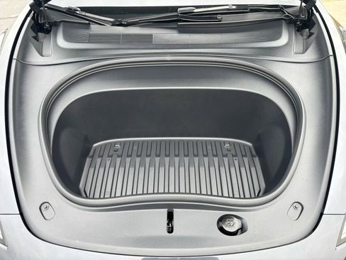 Used 2025 Tesla Model 3 Long Range image 31