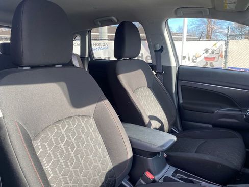 Used 2025 Mitsubishi Outlander Sport ES image 16