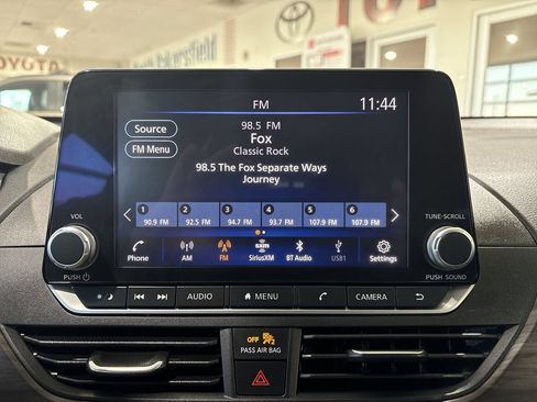 Used 2025 Nissan Altima 2.5 SV FWD image 17