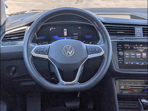 Used 2024 Volkswagen Tiguan SE AWD/4WD image 12