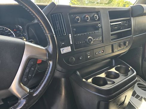 Used 2016 GMC Savana 3500 RWD image 18