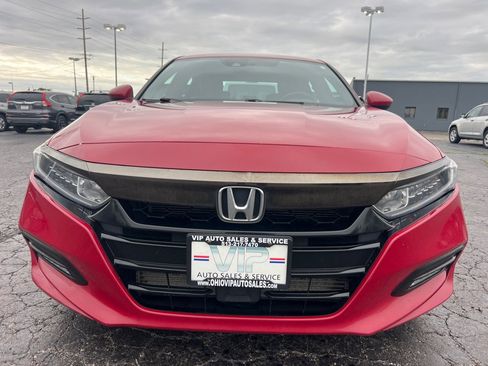 Used 2018 Honda Accord Sport image 2