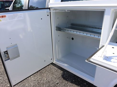 New 2025 GMC Sierra 3500 Pro w/ Convenience Package image 18