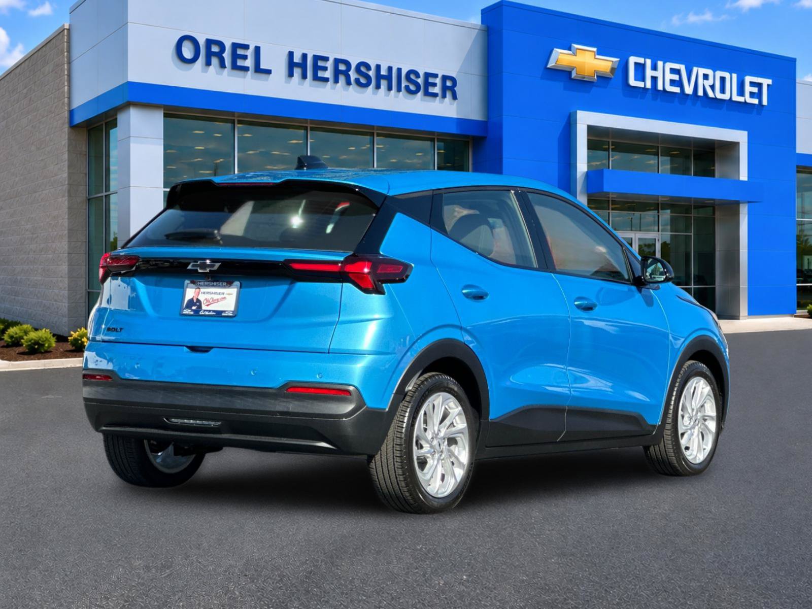 New 2027 Chevrolet Bolt LT FWD image 4
