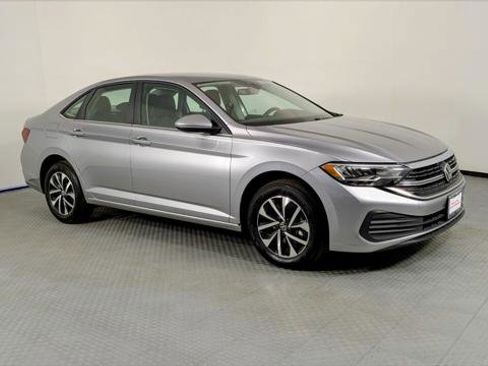 Used 2024 Volkswagen Jetta S image 9