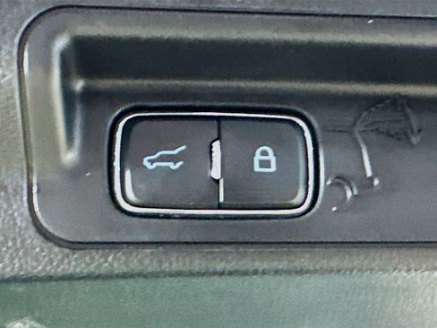 Used 2024 Ford Explorer XLT w/ Equipment Group 202A image 29