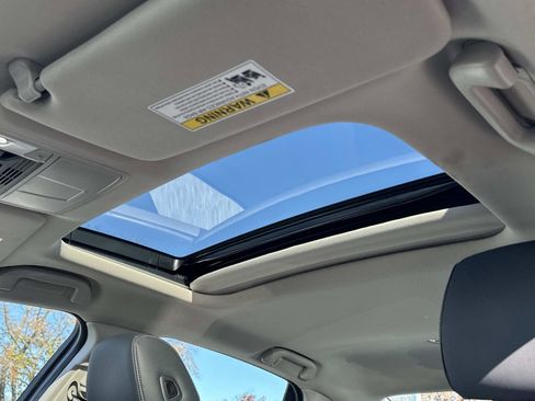 Certified 2025 Acura TLX w/ Technology Package image 18