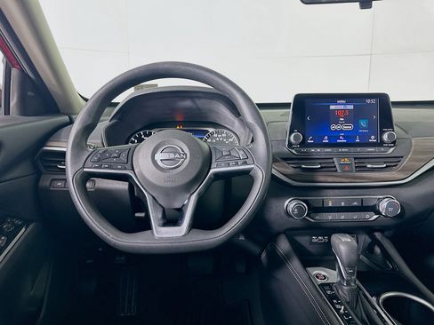 Used 2023 Nissan Altima 2.5 SV image 17