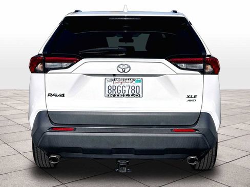 Used 2019 Toyota RAV4 XLE AWD/4WD image 7