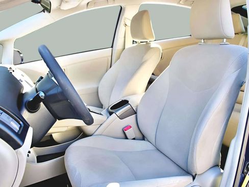 Used 2012 Toyota Prius Two image 18