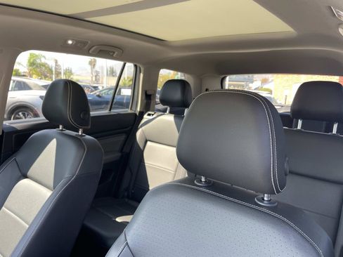 Certified 2023 Volkswagen Atlas SE w/ Panoramic Sunroof Package FWD image 23