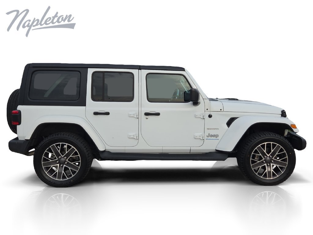 Used 2023 Jeep Wrangler Unlimited Sahara w/ Cold Weather Group AWD/4WD image 7