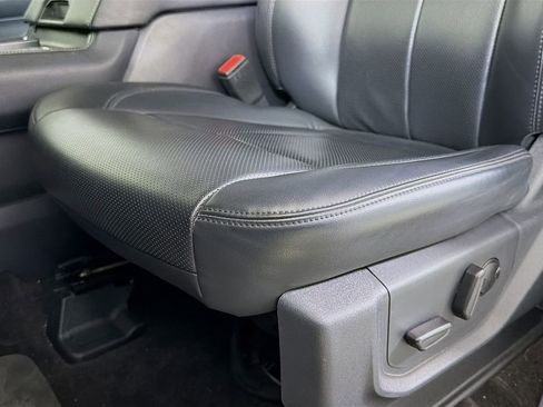 Used 2022 Ford Expedition XLT image 24