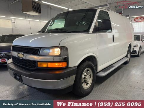 Used 2018 Chevrolet Express 2500 w/ Driver Convenience Package RWD image 2