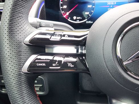 Used 2024 Mercedes-Benz GLB 250 GLB 250 image 27