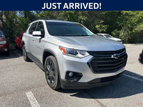 Used 2021 Chevrolet Traverse RS w/ LPO, 'HIT The Road' Package image 29