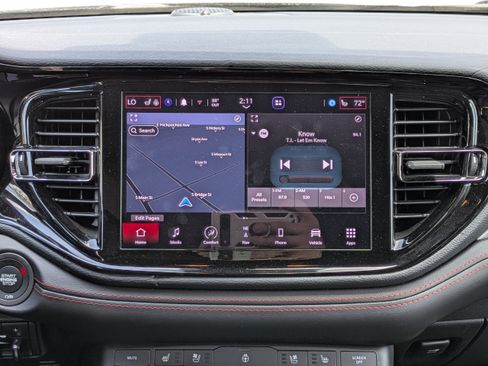 Used 2025 Dodge Durango GT AWD/4WD image 17