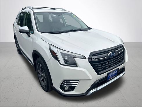 Used 2022 Subaru Forester Touring AWD/4WD image 5