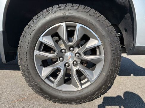 Used 2020 Chevrolet Silverado 1500 LT w/ All-Star Edition image 13