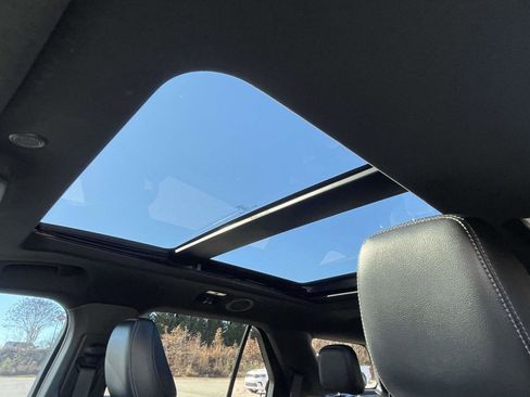 Used 2020 Ford Explorer Limited image 2