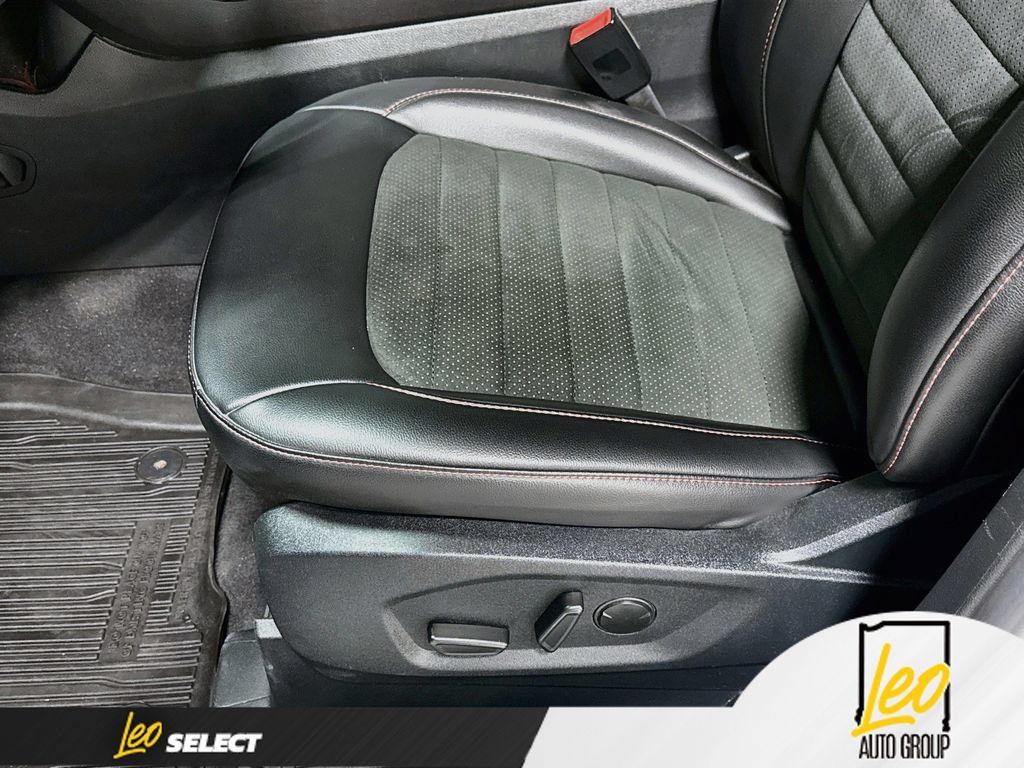 Used 2021 Ford Edge ST-Line FWD image 21