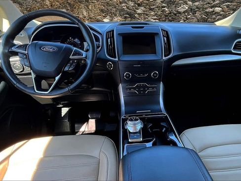 Used 2020 Ford Edge SEL image 14