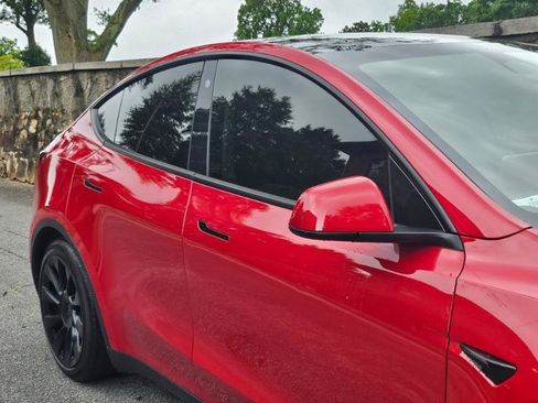 Used 2022 Tesla Model Y Long Range AWD/4WD image 21