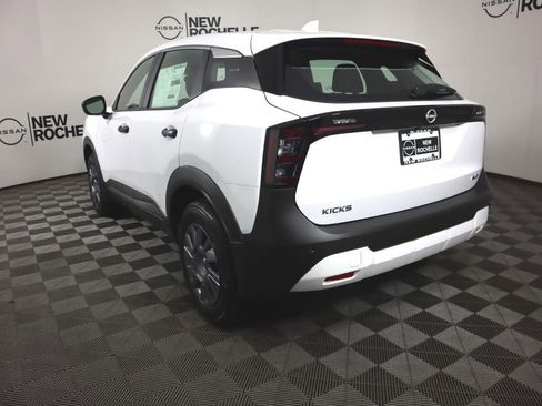 Certified 2025 Nissan Kicks S image 5