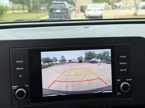 Used 2025 Kia Sportage LX FWD image 24