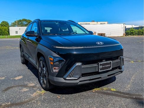 Used 2024 Hyundai Kona SEL FWD image 3