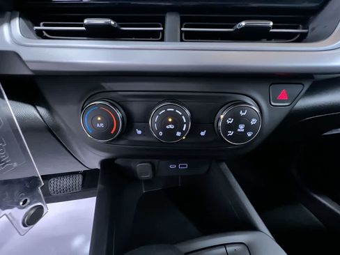 Used 2024 Chevrolet Trax LS w/ LS Convenience Package FWD image 28