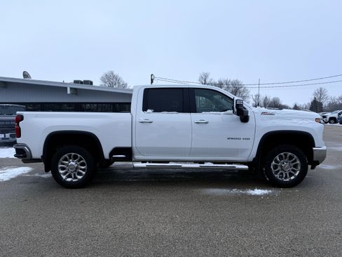 Used 2025 Chevrolet Silverado 2500 LTZ w/ LTZ Premium Package image 6