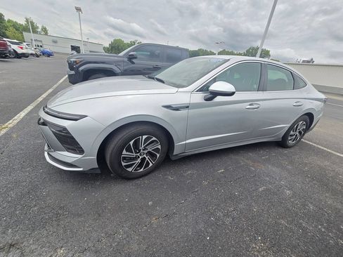 Used 2026 Hyundai Sonata Blue FWD image 4