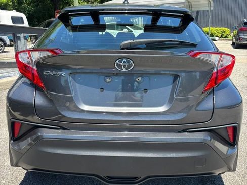 Used 2018 Toyota C-HR XLE FWD image 4