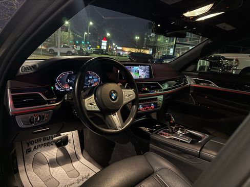 Used 2021 BMW 750i xDrive w/ Executive Package image 8
