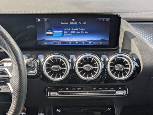 New 2025 Mercedes-Benz GLA 250 4MATIC image 5