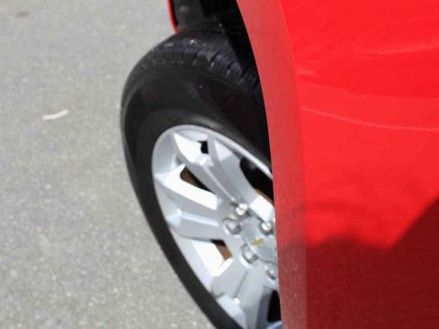 Used 2018 Chevrolet Colorado LT image 32