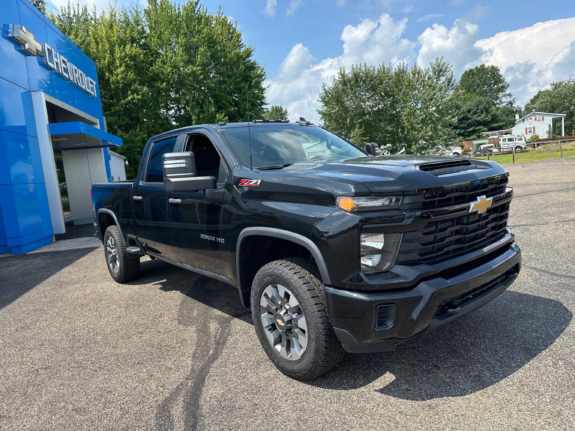 Used 2024 Chevrolet Silverado 2500 Custom w/ Custom Value Package AWD/4WD image 3