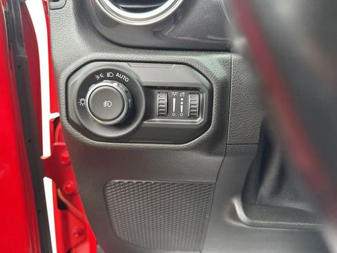 Used 2021 Jeep Wrangler Unlimited Sahara image 19