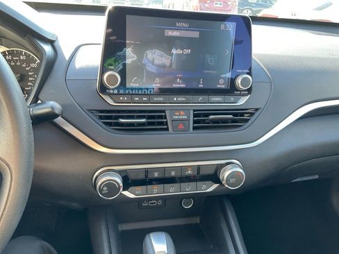 Used 2022 Nissan Altima 2.5 SV image 21