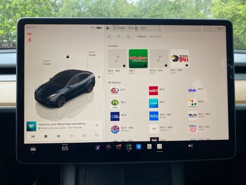 Used 2025 Tesla Model Y Long Range RWD image 28