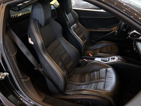 Used 2011 Ferrari 458 Italia Coupe RWD image 30
