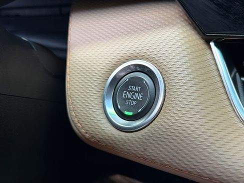 Used 2025 Chevrolet Equinox ACTIV image 5