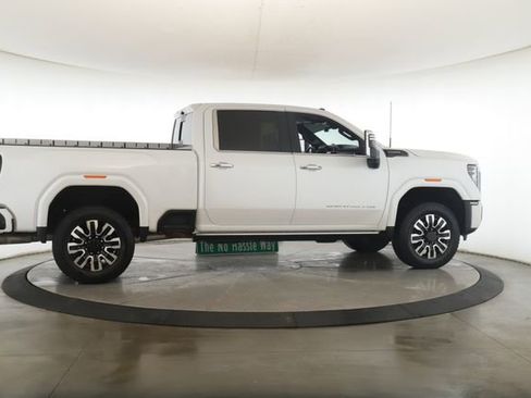Used 2025 GMC Sierra 3500 Denali Ultimate image 6
