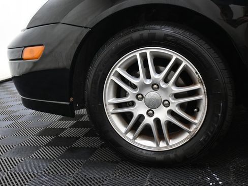 Used 2003 Ford Focus ZX5 Hatchback FWD image 28